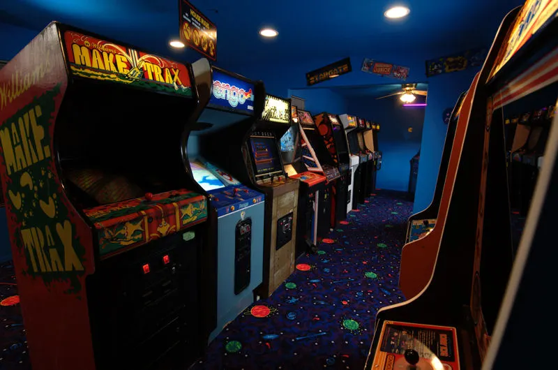 classic arcade machine features